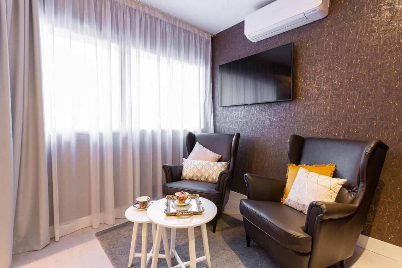 Fly Rooms Madrid Airport — Photos 2
